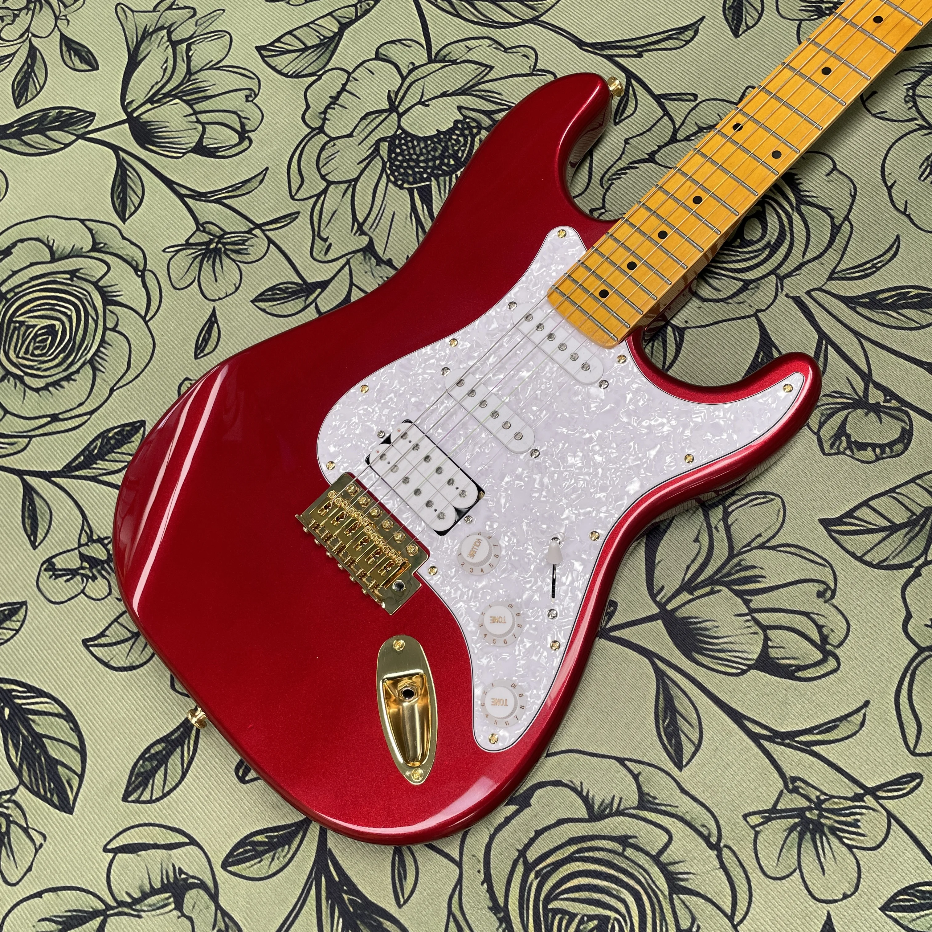 Transparentred 6-string electric guitar,maple fingerboard Pearl protective plate guitars,beginner-friendly electric guitarra
Transparentred 6-string electric guitar,maple fingerboard Pearl protective plate guitars,beginner-friendly electric guitarra