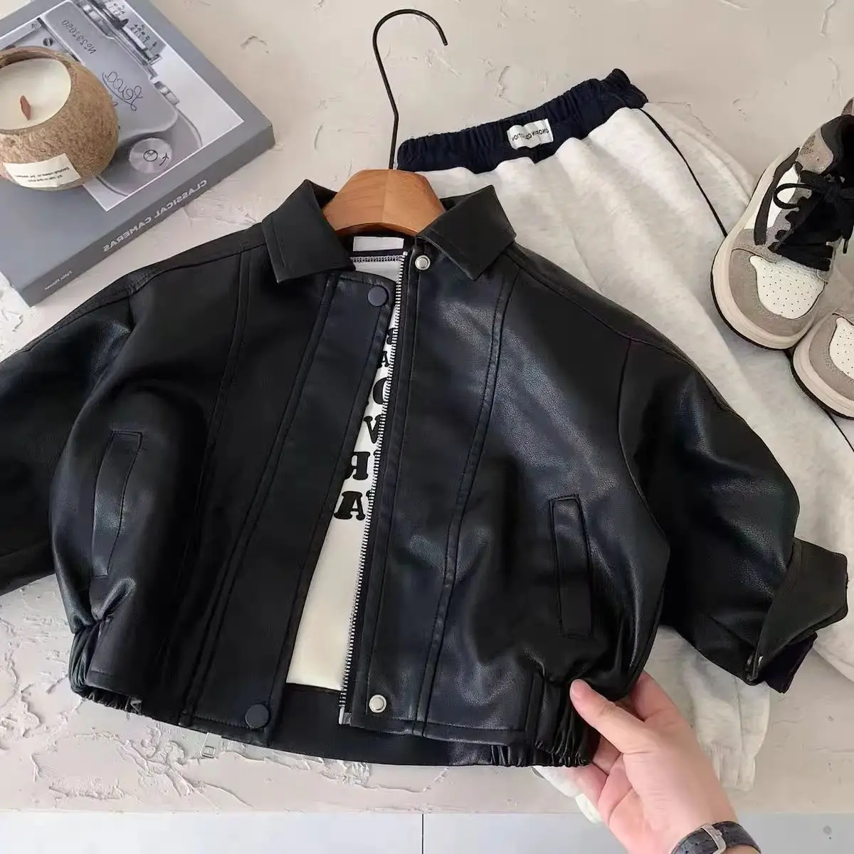 Boys' Spring Autumn Leather Jacket Western Style Casual Zipper Fashion New Style Children's Coat
Boys' Spring Autumn Leather Jacket Western Style Casual Zipper Fashion New Style Children's Coat