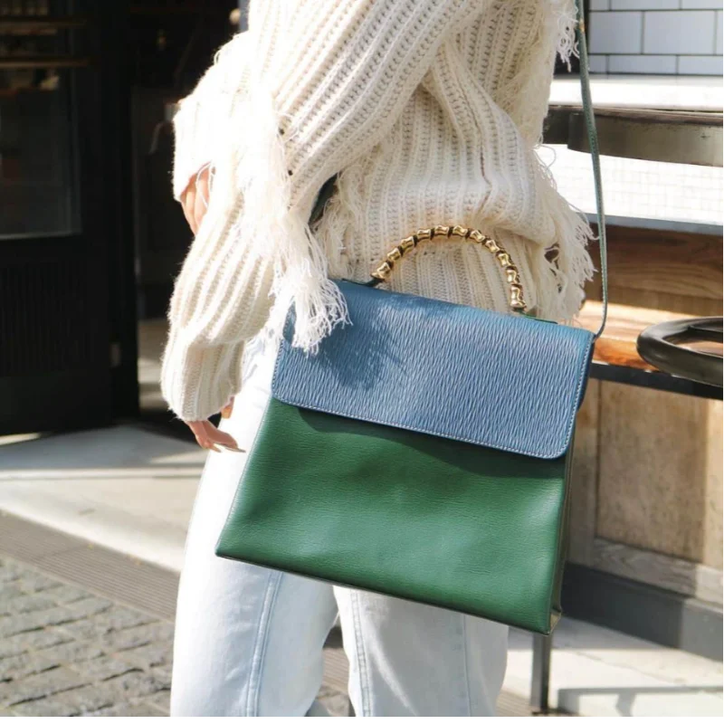 Женский роскошный портфель с клапаном, креативная большая сумка с металлической ручкой, деловой портфель большой емкости, высококачественные сумки-мессенджеры
Женский роскошный портфель с клапаном, креативная большая сумка с металлической ручкой, деловой портфель большой емкости, высококачественные сумки-мессенджеры