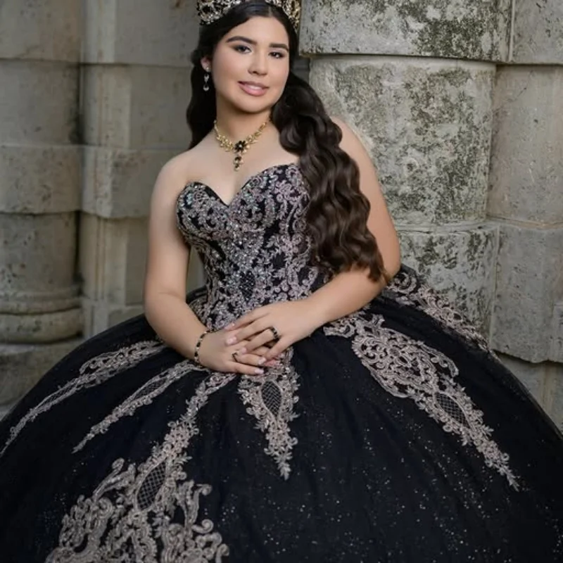 Shiny black Quinceanera Dress off-shoulder crystal glitter decal Long tail vestidos de 15 Quinceanera Customize
Shiny black Quinceanera Dress off-shoulder crystal glitter decal Long tail vestidos de 15 Quinceanera Customize