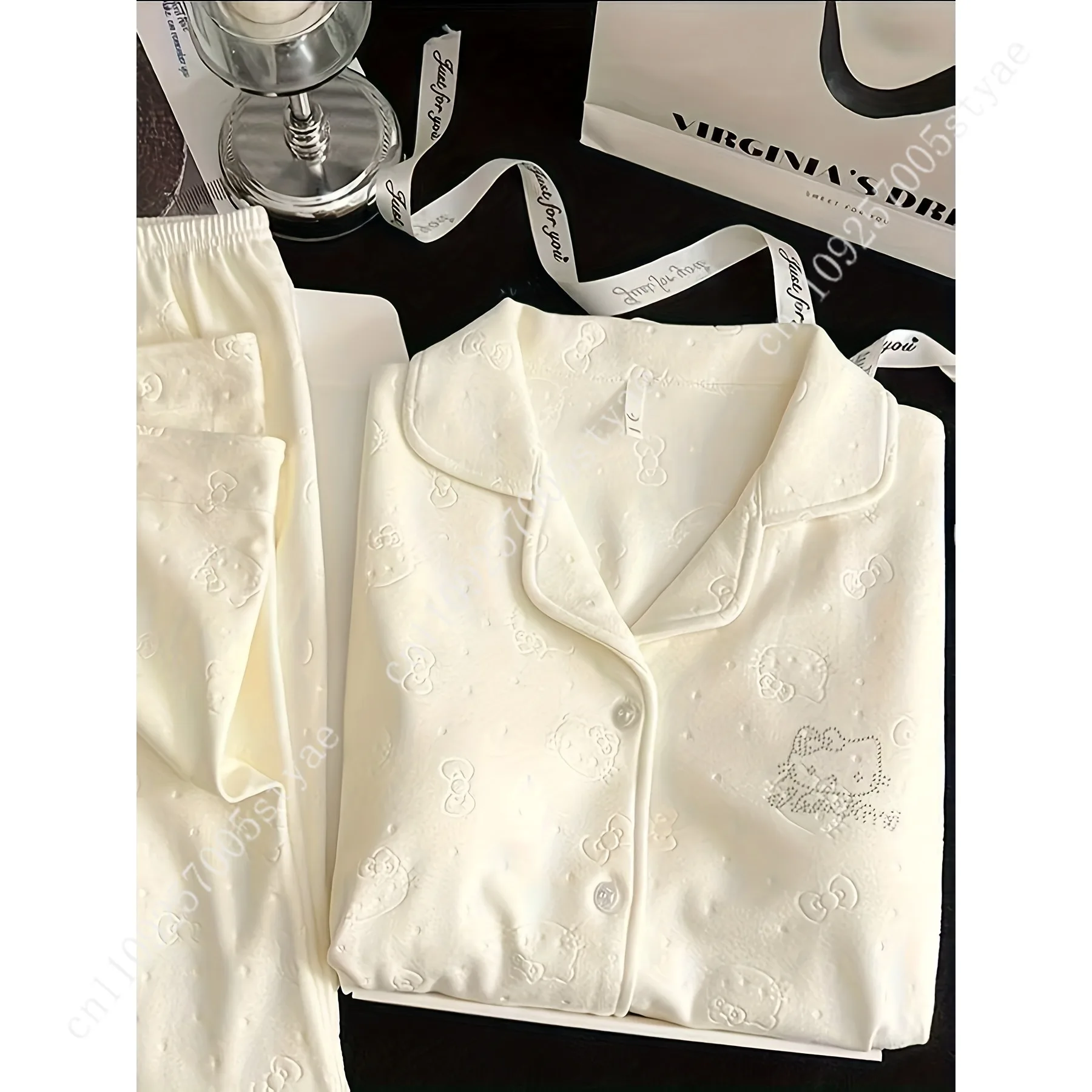 Hello Kitty New Women's Summer Style Ins-Style Cute Long-Sleeve Long Pants Thermal Pajamas with Chest Pads Suitable for Home
Hello Kitty New Women's Summer Style Ins-Style Cute Long-Sleeve Long Pants Thermal Pajamas with Chest Pads Suitable for Home