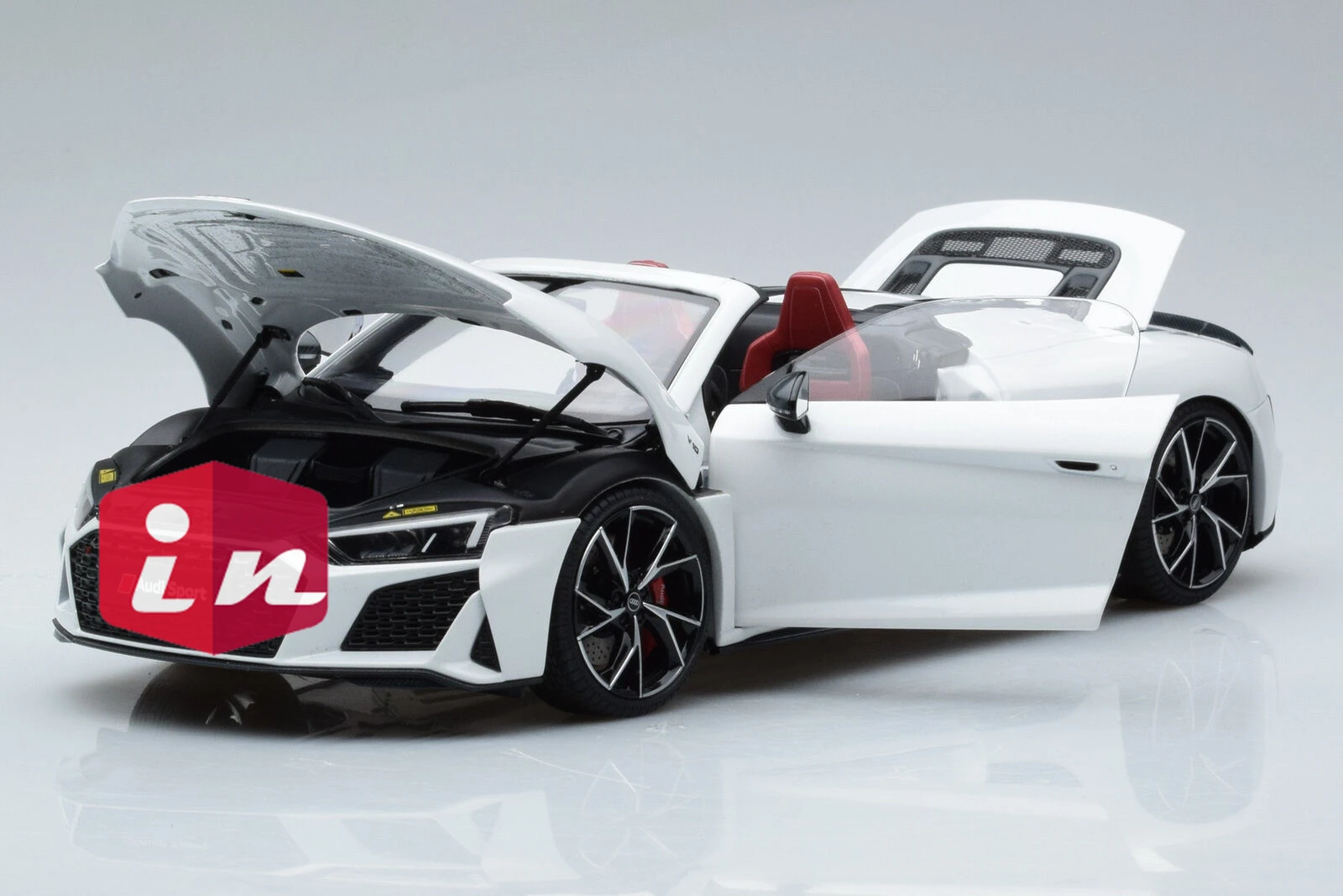 R8 Spider Performance Nardo Gray Kengfai 1/18 белая коллекция литых под давлением моделей автомобилей ограниченный выпуск хобби игрушки
R8 Spider Performance Nardo Gray Kengfai 1/18 белая коллекция литых под давлением моделей автомобилей ограниченный выпуск хобби игрушки