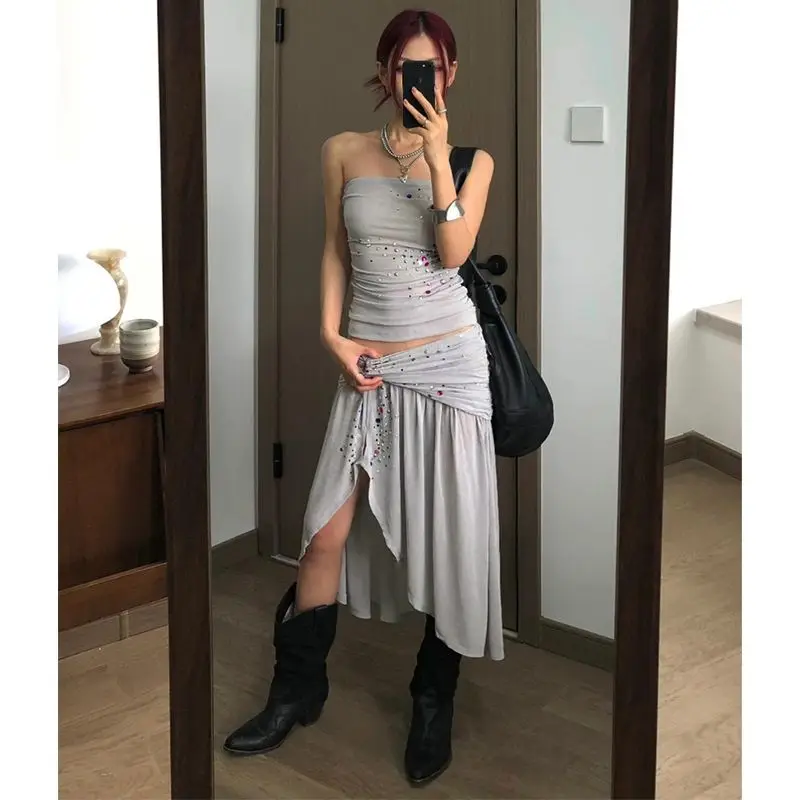 Spicy Girl Skirts Set Gray Hot Stamping Diamond Strapless Tube Top Irregular Midi Skirt Summer Two Piece Sets Women Outfits
Spicy Girl Skirts Set Gray Hot Stamping Diamond Strapless Tube Top Irregular Midi Skirt Summer Two Piece Sets Women Outfits