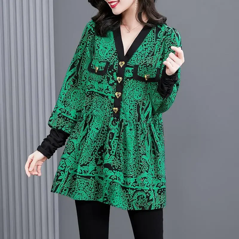 Elegant Vintage V-Neck Printed Midi T-shirt Women's Clothing Fashion Button Spliced Loose All-match Long Sleeve Tops for Female
Elegant Vintage V-Neck Printed Midi T-shirt Women's Clothing Fashion Button Spliced Loose All-match Long Sleeve Tops for Female