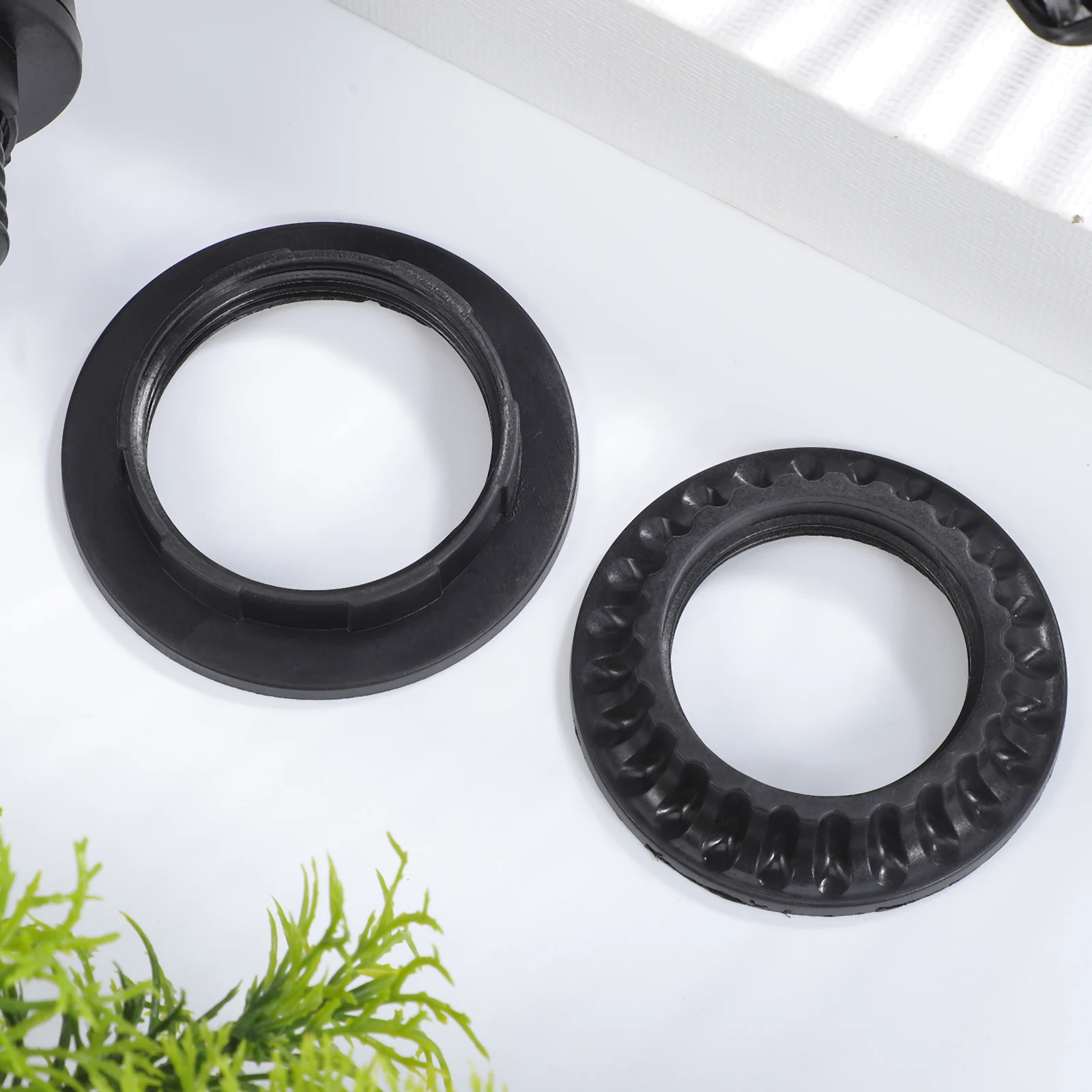 4pcs Lamp Shade Adapter Rings E27 E26 Light Socket Collar Ring Lampshade Converter Retaining Fixing Parts For Pendant Table
4pcs Lamp Shade Adapter Rings E27 E26 Light Socket Collar Ring Lampshade Converter Retaining Fixing Parts For Pendant Table