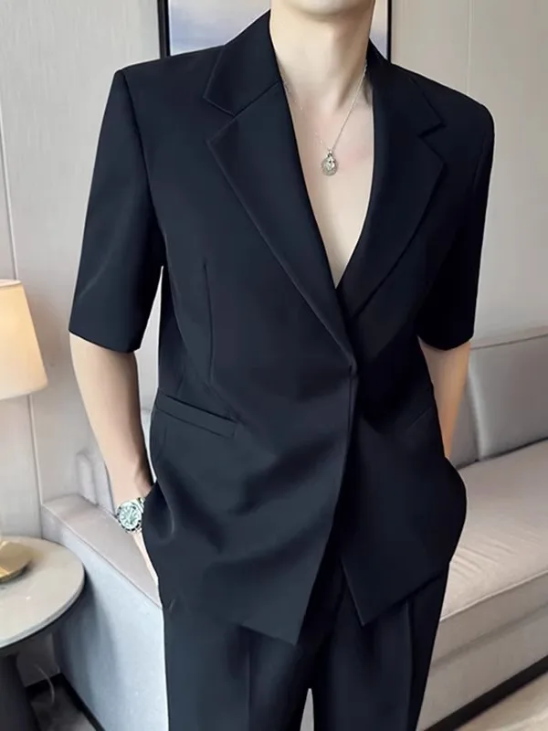 Летний тонкий повседневный костюм с рукавом три четверти, свободного кроя, с двойным разрезом, мужской, модный, молодежный, на одной пуговице
Летний тонкий повседневный костюм с рукавом три четверти, свободного кроя, с двойным разрезом, мужской, модный, молодежный, на одной пуговице