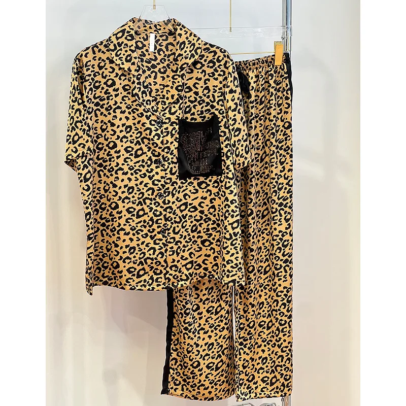New ice silk pajamas ladies summer leopard short-sleeved pants home service suit
New ice silk pajamas ladies summer leopard short-sleeved pants home service suit