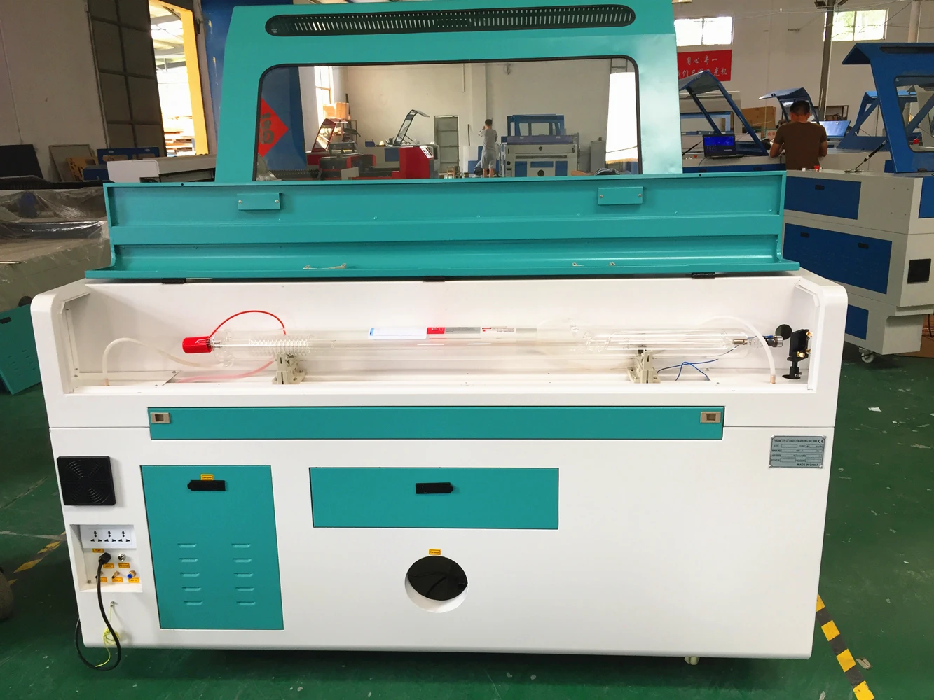 1600x3000mm 6090 1390 100w 150w 200w Co2 Laser Cutting Machine With Professional Industrial Chiller
1600x3000mm 6090 1390 100w 150w 200w Co2 Laser Cutting Machine With Professional Industrial Chiller