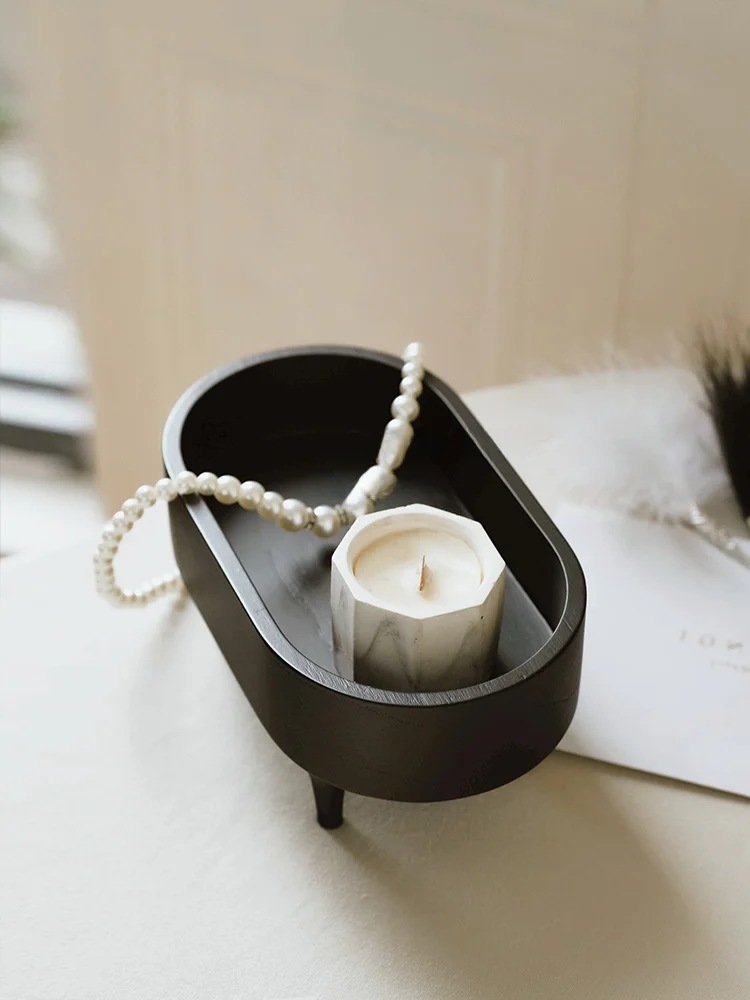 Элегантный золотой настольный органайзер Ele Bla для украшений и аксессуаров: идеален для магазинов одежды и прихожих, создающий ощущение роскоши.
Элегантный золотой настольный органайзер Ele Bla для украшений и аксессуаров: идеален для магазинов одежды и прихожих, создающий ощущение роскоши.