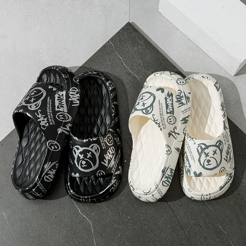 Новинка лета 2025 года, одинаковые шлепанцы из ЭВА унисекс, нескользящая ультрамягкая подошва из пены с принтом граффити, пляжная обувь для ванной комнаты 
Новинка лета 2025 года, одинаковые шлепанцы из ЭВА унисекс, нескользящая ультрамягкая подошва из пены с принтом граффити, пляжная обувь для ванной комнаты