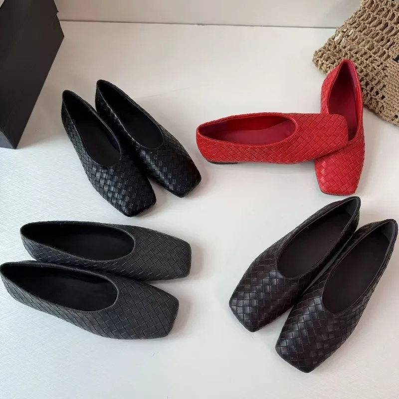 Handwoven Leather Version Retro Square Head Single oes Low Heel Faionable Commuting Slip-On andmother oes for Women
Handwoven Leather Version Retro Square Head Single oes Low Heel Faionable Commuting Slip-On andmother oes for Women