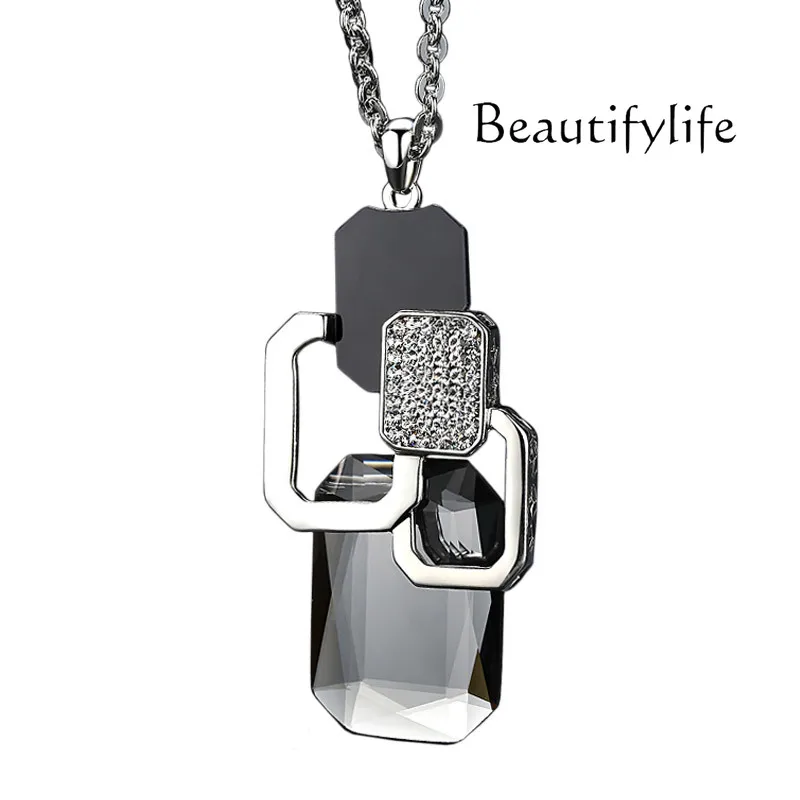 Exaggerated necklace long sweater chain women's geometric square pendant temperament autumn and winter pendant with jewelry
Exaggerated necklace long sweater chain women's geometric square pendant temperament autumn and winter pendant with jewelry