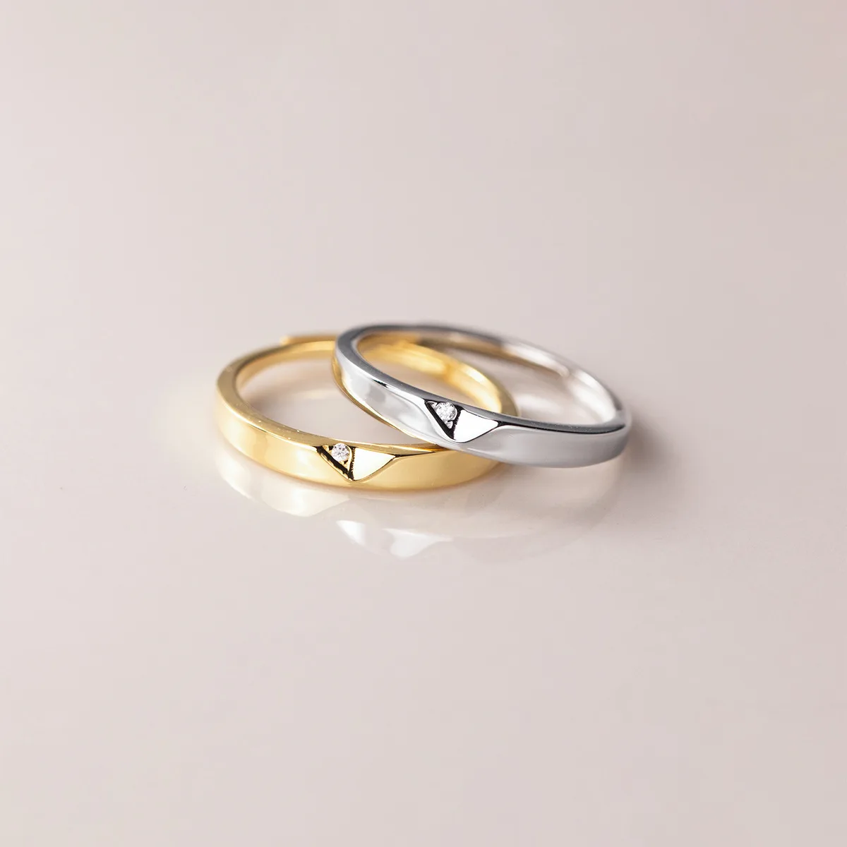 Japanese Style Compact Triangular Zircon Ring For Women S925 Pure Silver Simple And Personalized Couple Jewelry
Japanese Style Compact Triangular Zircon Ring For Women S925 Pure Silver Simple And Personalized Couple Jewelry