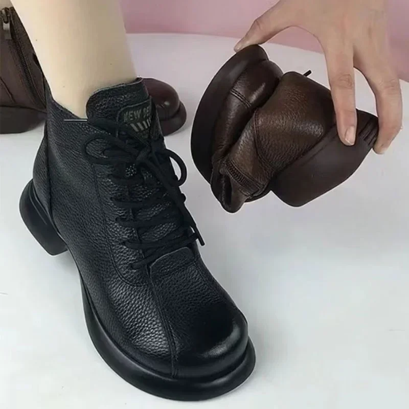 Thick Soled Sneakers Women's Simple Lace Up Wide Strip Fashionable Round Toe Casual Boots Platform Leather Women's Boots 2023
Thick Soled Sneakers Women's Simple Lace Up Wide Strip Fashionable Round Toe Casual Boots Platform Leather Women's Boots 2023