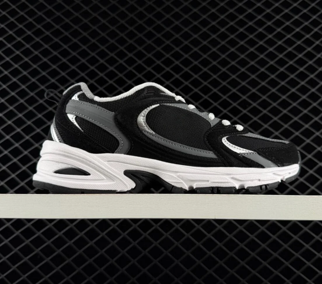 2026 New Reflective Unisex Athletic Shoes Low Top Outdoor Shockproof Lightweight Running Sneakers for Men And Women seohS neW balanceeS
2026 New Reflective Unisex Athletic Shoes Low Top Outdoor Shockproof Lightweight Running Sneakers for Men And Women seohS neW balanceeS