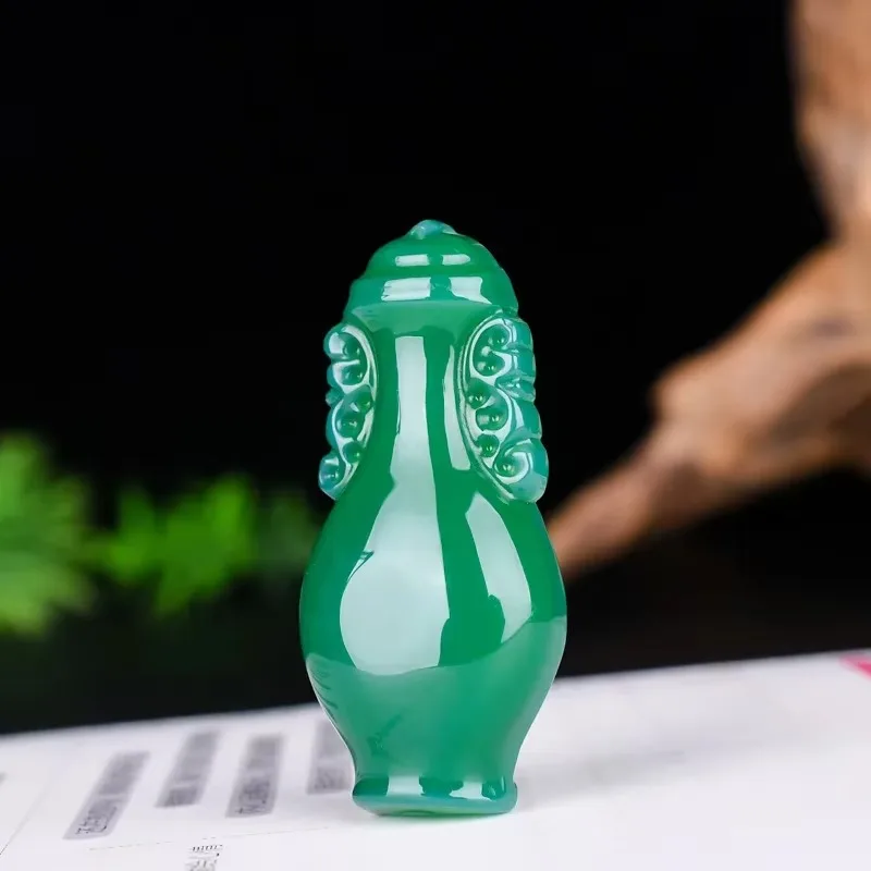 Natural Green Chalcedony Hand-carved Vase Pendant Fashion Boutique Jewelry Men and Women Green Agate Necklace Gift
Natural Green Chalcedony Hand-carved Vase Pendant Fashion Boutique Jewelry Men and Women Green Agate Necklace Gift