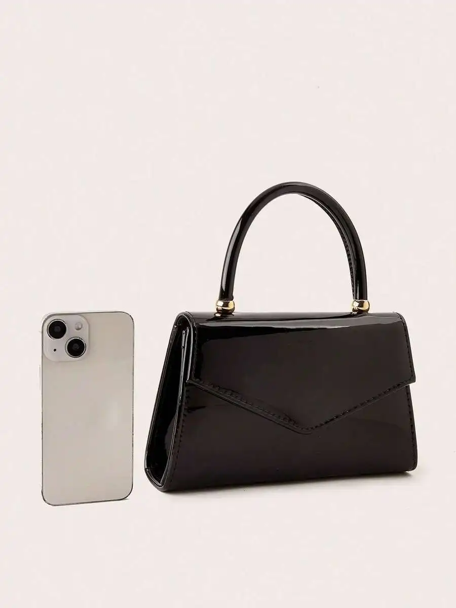 Elegant Black Patent Leather Envelope Handbag For Women
Elegant Black Patent Leather Envelope Handbag For Women