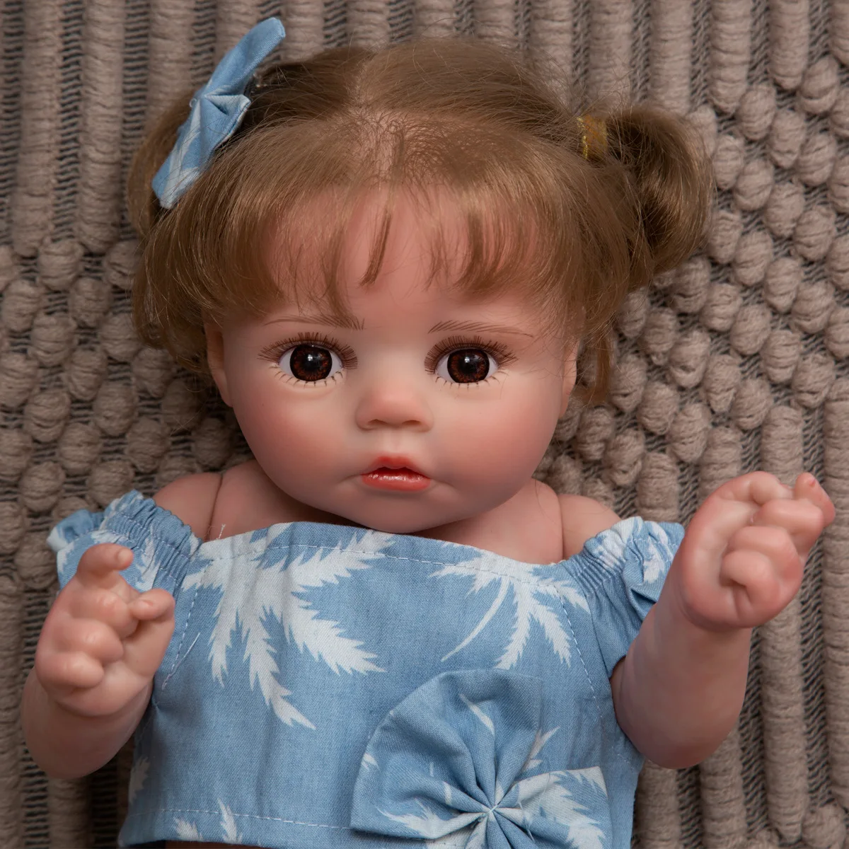 Bebe 19 Inch High-quality 3D Color Painting, Implanted Hair, All Silicone Simulation Baby, Rebirth Doll, children's Holiday Gift
Bebe 19 Inch High-quality 3D Color Painting, Implanted Hair, All Silicone Simulation Baby, Rebirth Doll, children's Holiday Gift