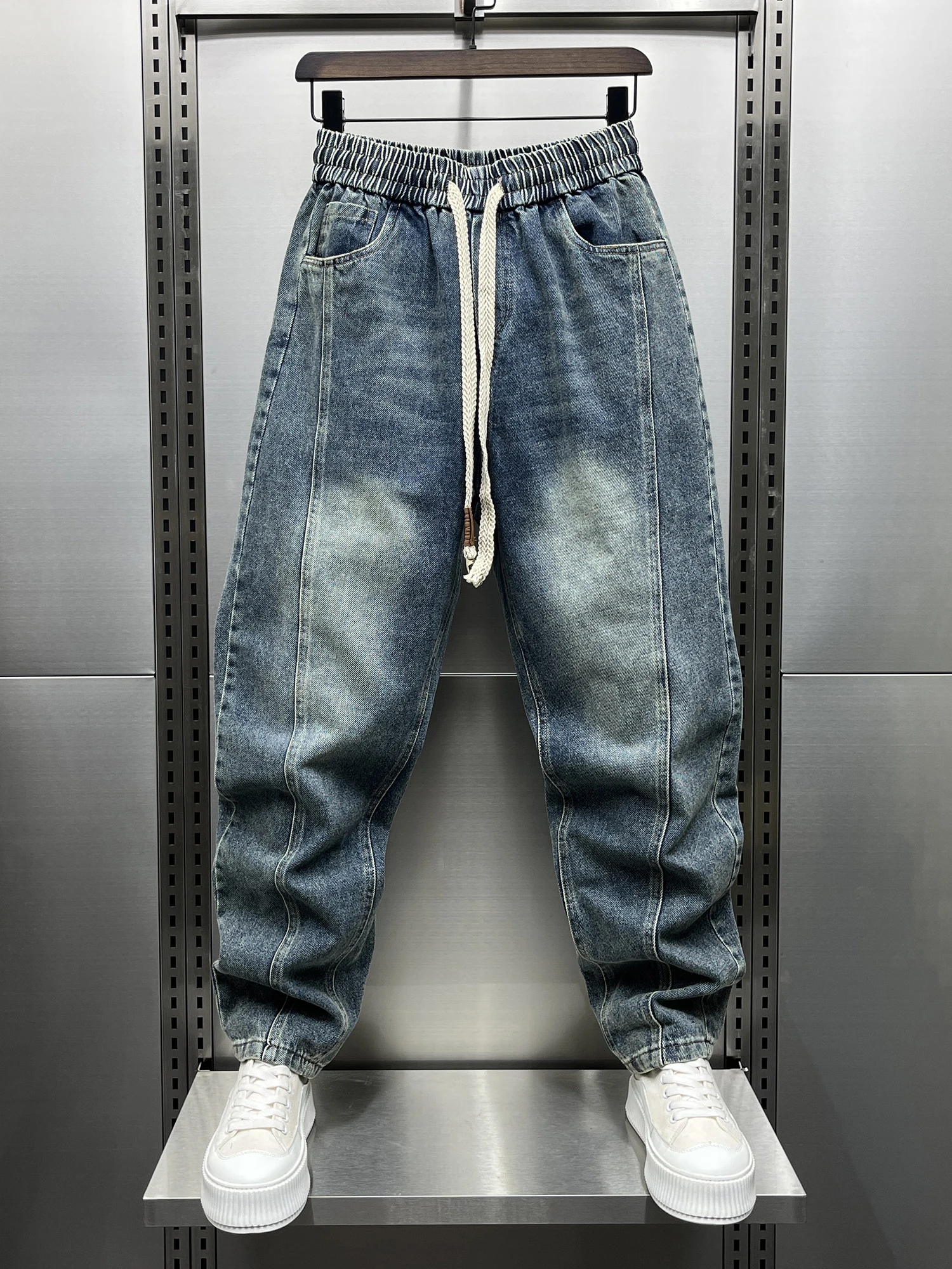 Модные широкие джинсы в стиле хип-хоп, мужские свободные прямые повседневные длинные брюки с высокой талией, молодежные модные осенние новые поступления
Модные широкие джинсы в стиле хип-хоп, мужские свободные прямые повседневные длинные брюки с высокой талией, молодежные модные осенние новые поступления