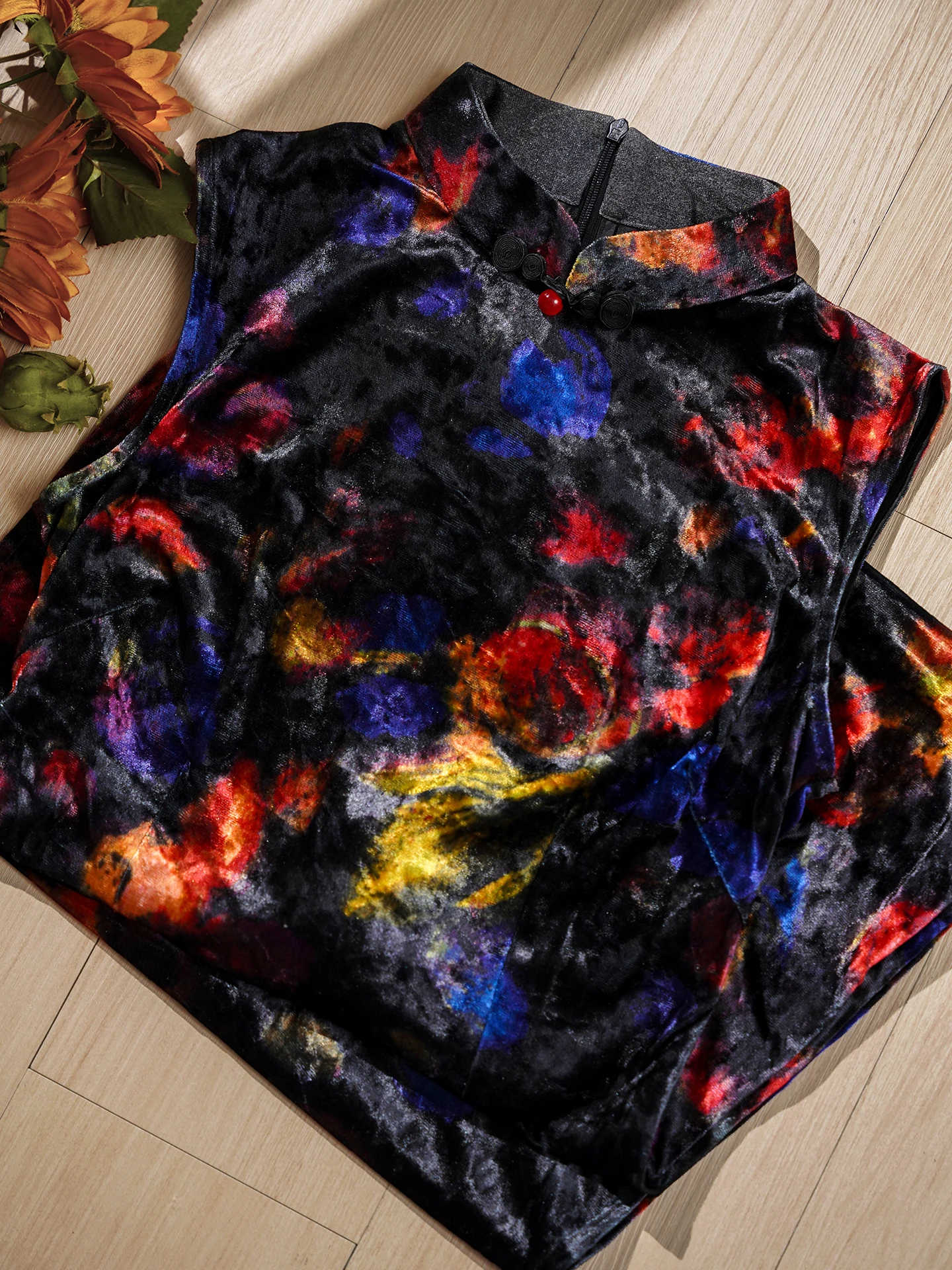 Новое китайское бархатное платье Jiangnan Floing в стиле Hong Kong Sle Dr Young Version с высокой талией и облегающим силуэтом
Новое китайское бархатное платье Jiangnan Floing в стиле Hong Kong Sle Dr Young Version с высокой талией и облегающим силуэтом