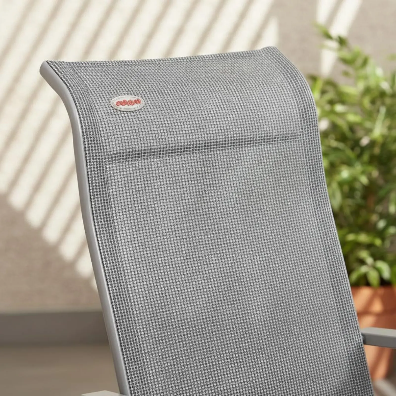 Folding Recliner Chair Sturdy Duty Portable Rest Chair Folding Outdoor Recliner Breathable Weather-Resistant Material
Folding Recliner Chair Sturdy Duty Portable Rest Chair Folding Outdoor Recliner Breathable Weather-Resistant Material