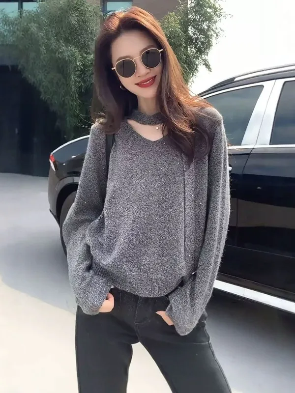 Мягкий трикотажный джемпер с V-образным вырезом для женщин, весна-осень, премиум-класс, модный, свободный крой, для повседневной носки и офиса
Мягкий трикотажный джемпер с V-образным вырезом для женщин, весна-осень, премиум-класс, модный, свободный крой, для повседневной носки и офиса