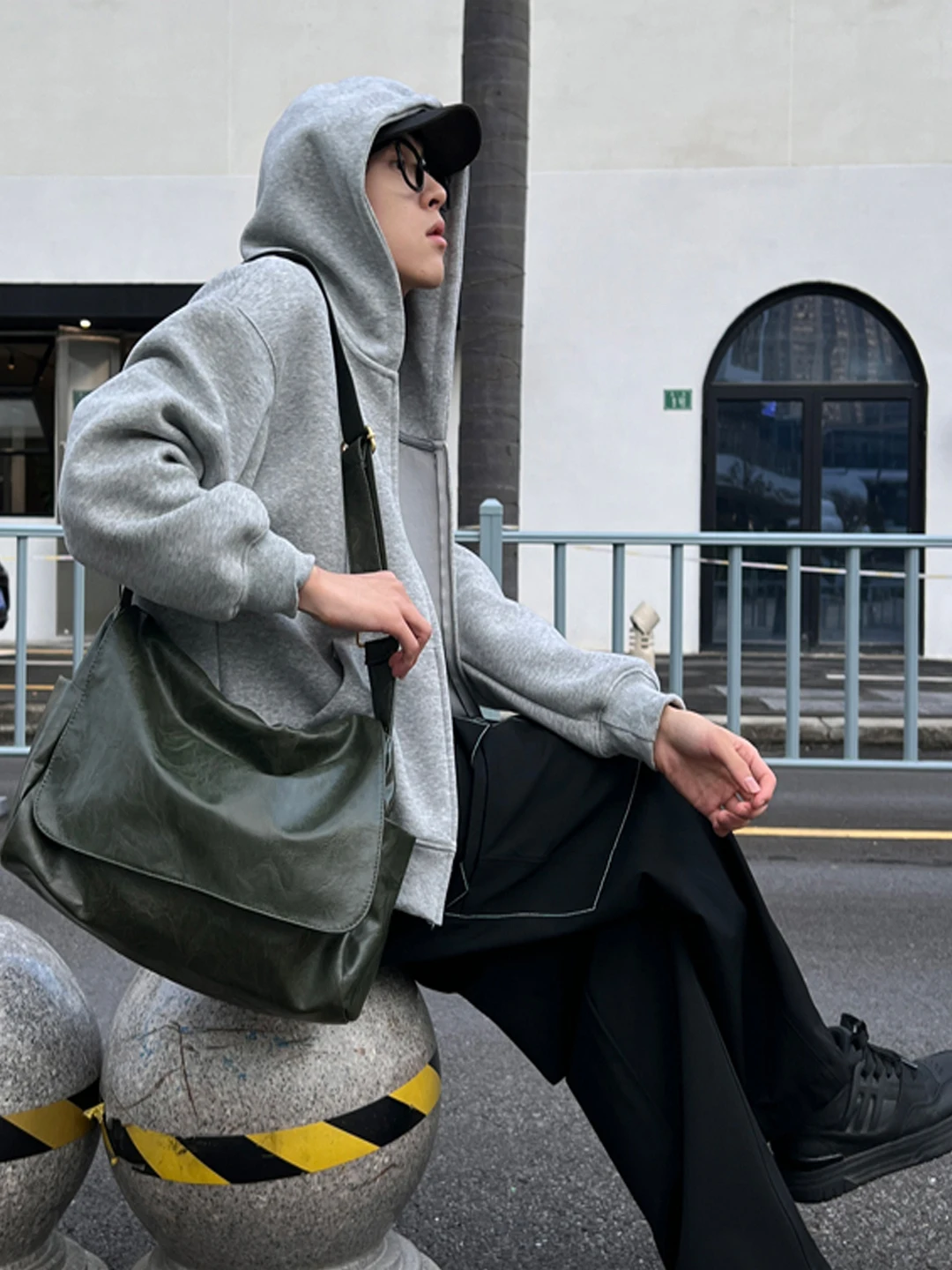 YUEN Faionable Japanese Sle Leather Tote Bag Large Capaci oulder Crossbody Bag for Commuting ex Casual Handbag
YUEN Faionable Japanese Sle Leather Tote Bag Large Capaci oulder Crossbody Bag for Commuting ex Casual Handbag