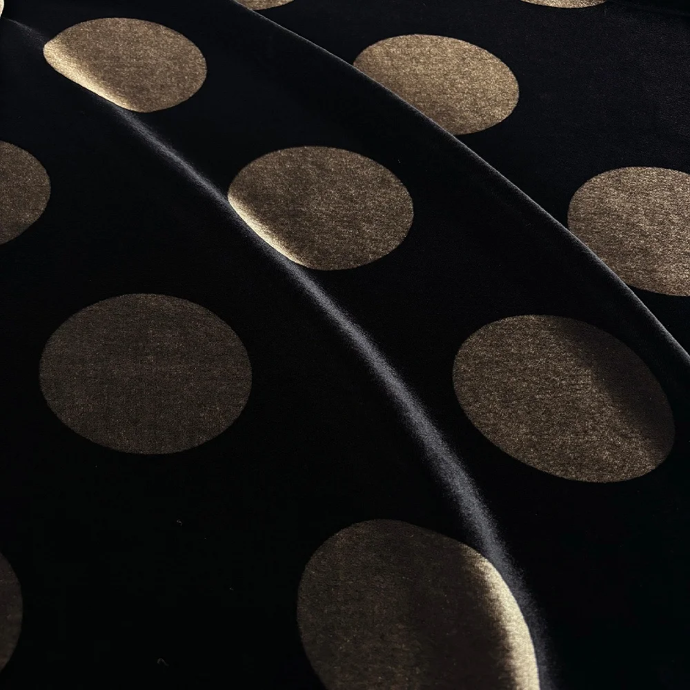 Vintage Wonderful Regular Environmental Silk Velvet Fabric Geometric Dots for Lady Cloth Dress Pajama
Vintage Wonderful Regular Environmental Silk Velvet Fabric Geometric Dots for Lady Cloth Dress Pajama