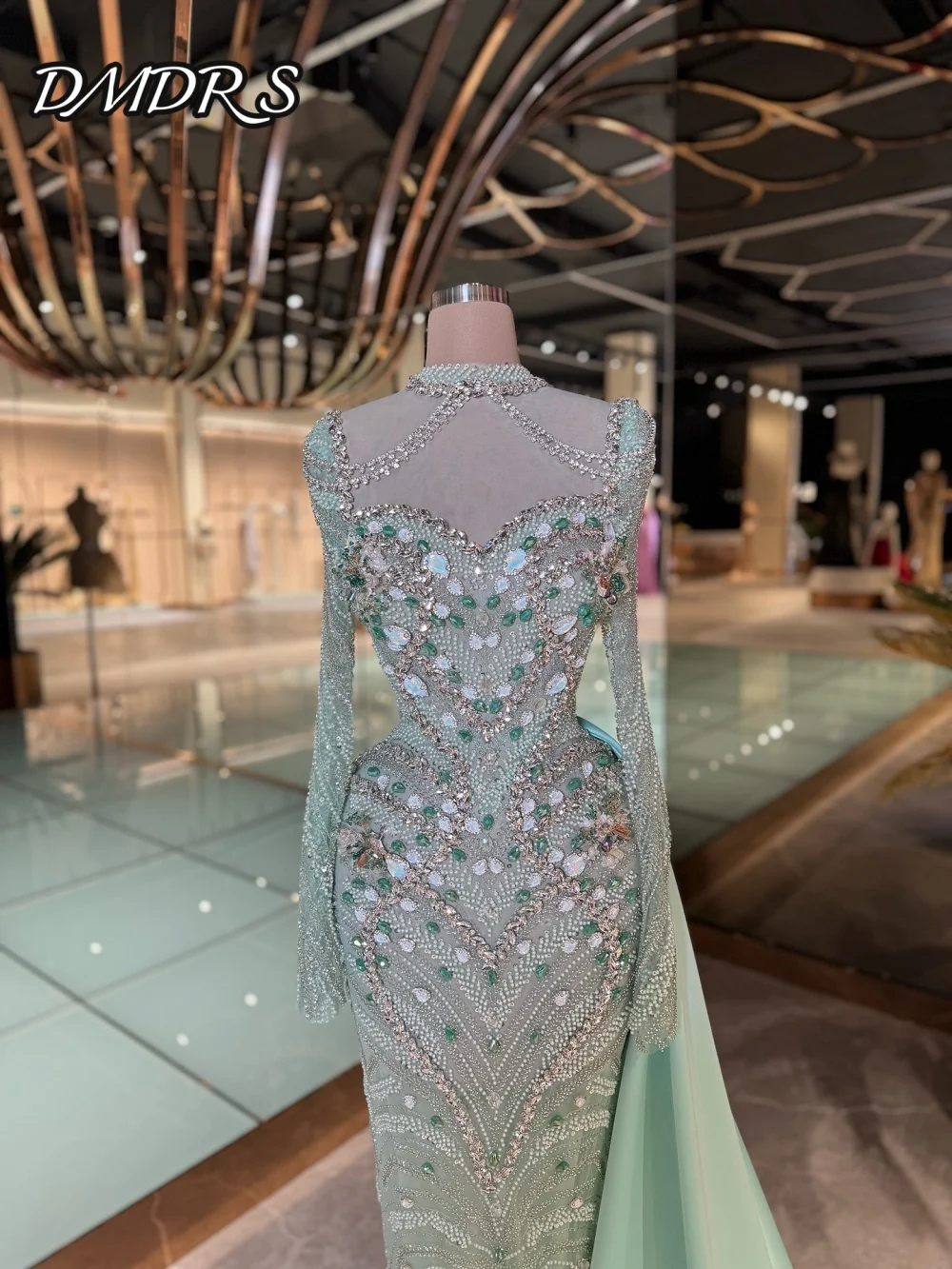 Charming Round Neck Evening Dress Elegant Long Sleeve Beaded Party Gown Classic Crystal Floor Length Party Dresses فساتين سهرة
Charming Round Neck Evening Dress Elegant Long Sleeve Beaded Party Gown Classic Crystal Floor Length Party Dresses فساتين سهرة