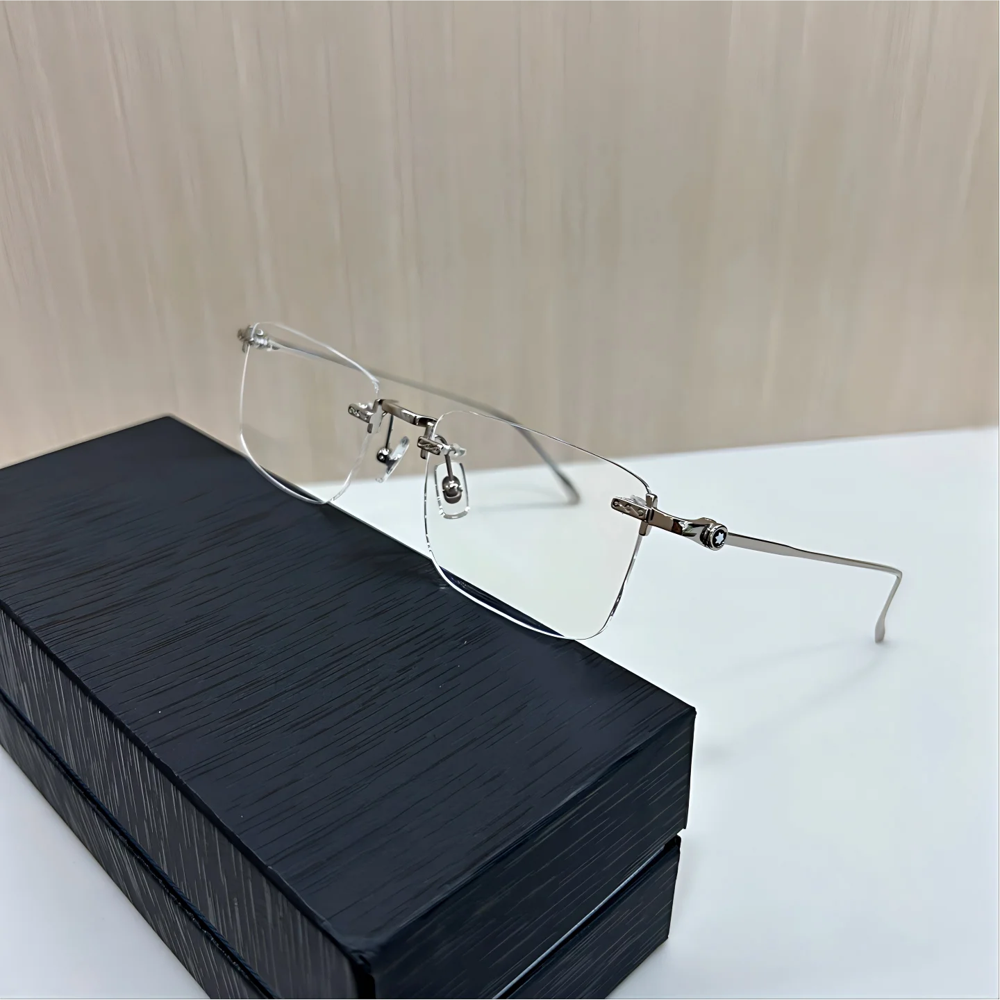 Men's Ultralight Rimless Titanium Eyeglasses Frames Business Computer Glasses
Men's Ultralight Rimless Titanium Eyeglasses Frames Business Computer Glasses