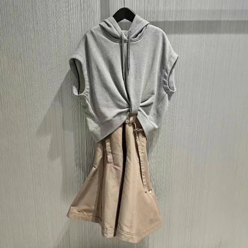 Niche 2025 spring and summer new crewneck hooded sleeveless fake two dresses for women long dresses for women y2k
Niche 2025 spring and summer new crewneck hooded sleeveless fake two dresses for women long dresses for women y2k