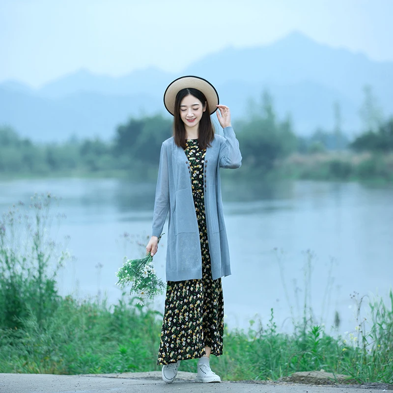 Свободный вязаный кардиган из ледяного шелка с длинными рукавами, дышащий, легкий, синий, для кондиционированных помещений, женская летняя верхняя одежда
Свободный вязаный кардиган из ледяного шелка с длинными рукавами, дышащий, легкий, синий, для кондиционированных помещений, женская летняя верхняя одежда