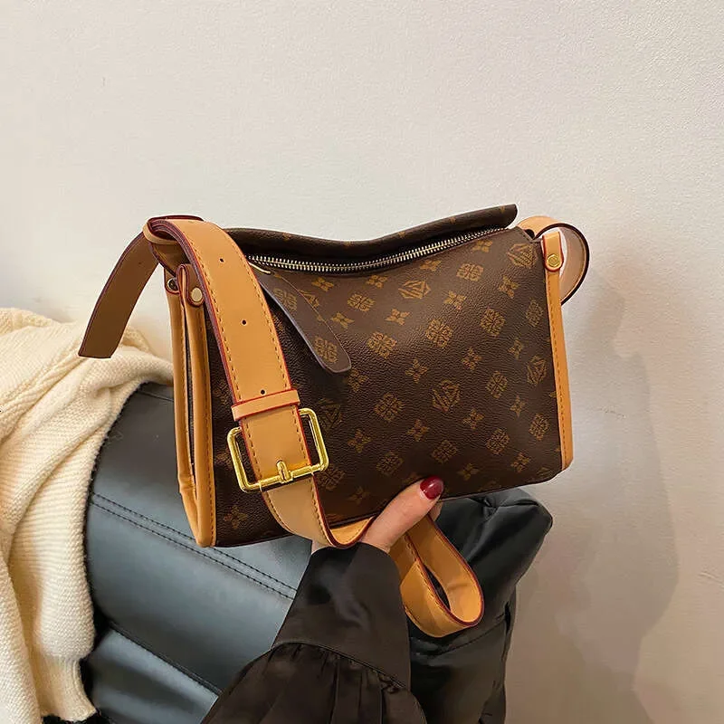 New Designer Bag for Women Luxury Bags Shoulder Bag Commuter New Pattern Printed Crossbody Bag Small Square Pillow Bag
New Designer Bag for Women Luxury Bags Shoulder Bag Commuter New Pattern Printed Crossbody Bag Small Square Pillow Bag