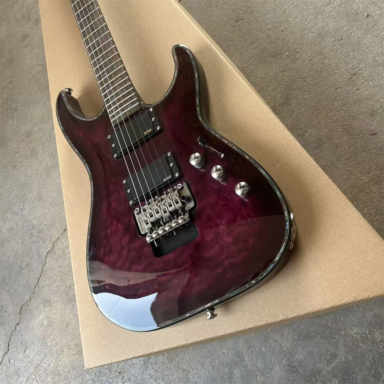 Factory Customized Hot Sale 6 Strings Electric Guitar with A Top Quality
Factory Customized Hot Sale 6 Strings Electric Guitar with A Top Quality