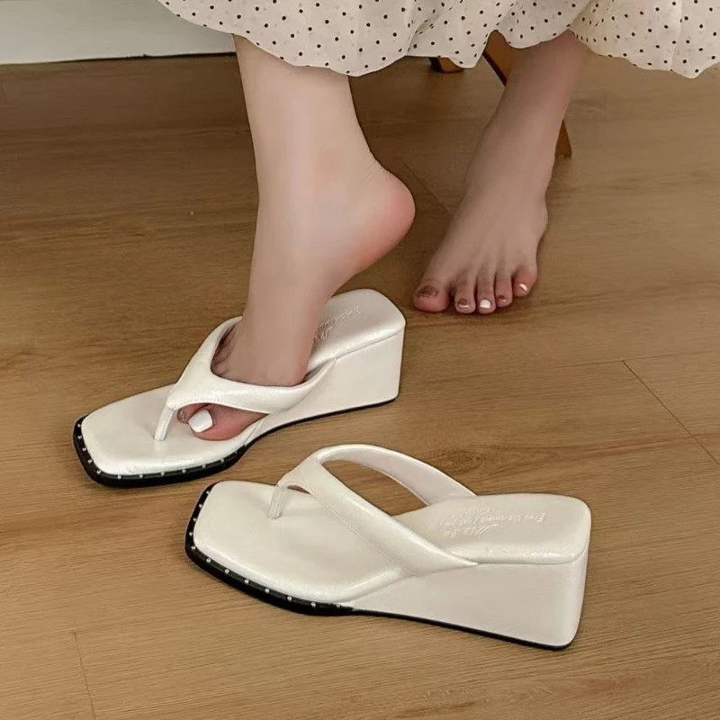 Summer Women's Square Clip-toe Solid Color Vintage Fashion Comfortable Wedge High Heel Slippers Women Beach Casual New Sandals
Summer Women's Square Clip-toe Solid Color Vintage Fashion Comfortable Wedge High Heel Slippers Women Beach Casual New Sandals