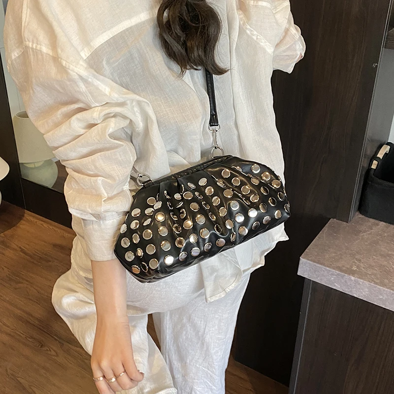Women Crossbody Bag Personalized Fashion Retro Rivet Single Shoulder Bags 2025 New Korean Style PU Messenger Bag
Women Crossbody Bag Personalized Fashion Retro Rivet Single Shoulder Bags 2025 New Korean Style PU Messenger Bag