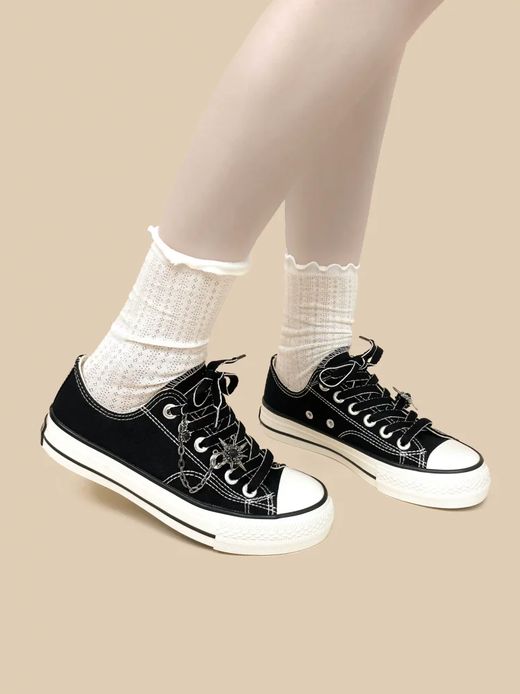 Простые черные парусиновые туфли с низким вырезом для женщин, новинка 2025 года, повседневная модная обувь для пар
Простые черные парусиновые туфли с низким вырезом для женщин, новинка 2025 года, повседневная модная обувь для пар