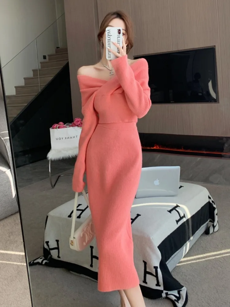 Women Skirt 2 Piece Sets Womens Outfits Long Sleeve Solid V Neck Pullover Knitted Crop Tops +High Waist Pencil Skirt Streetwear
Women Skirt 2 Piece Sets Womens Outfits Long Sleeve Solid V Neck Pullover Knitted Crop Tops +High Waist Pencil Skirt Streetwear