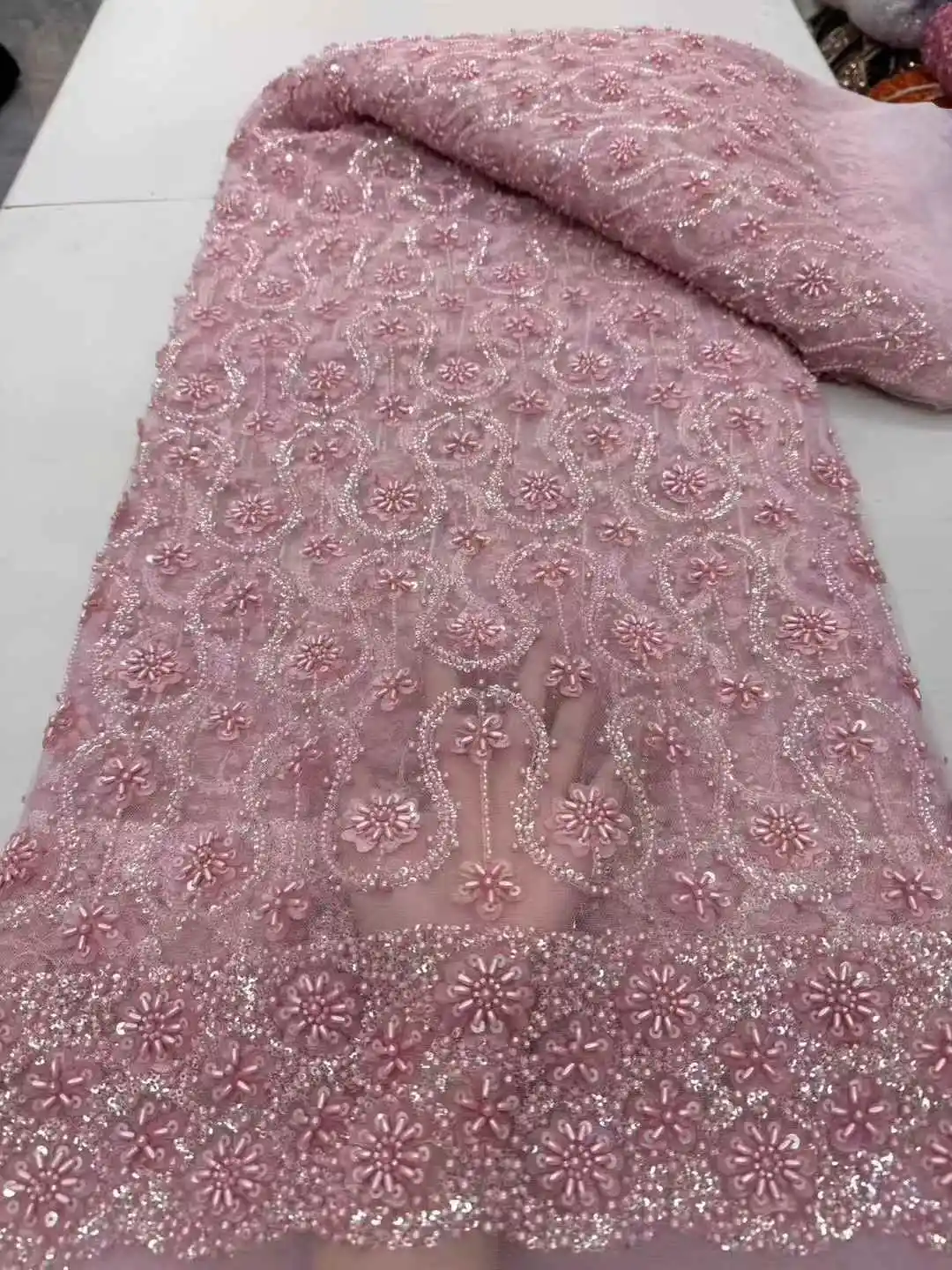 2025 New Design African Nigerian Bead Tulle Lace Embroidery French Sequins Luxury Sequins Lace Fabric For Luxury Evening Dresses
2025 New Design African Nigerian Bead Tulle Lace Embroidery French Sequins Luxury Sequins Lace Fabric For Luxury Evening Dresses