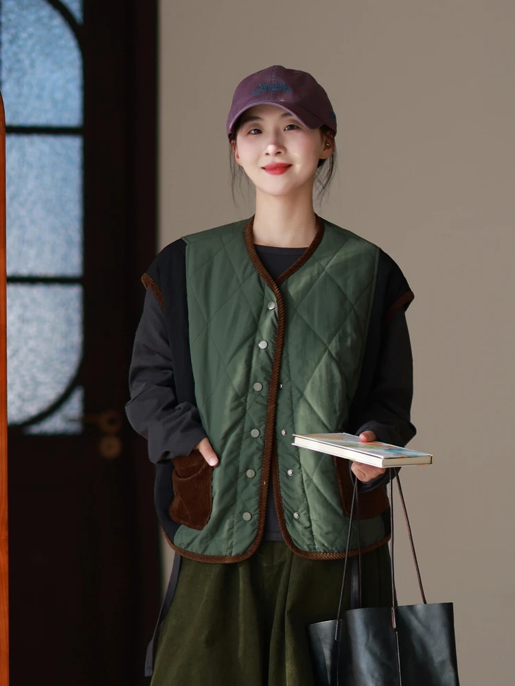 Женский теплый жилет из чистого хлопка оригинального дизайна, осенне-зимняя новинка, с ромбовидным узором и декоративной строчкой, мягкая верхняя одежда
Женский теплый жилет из чистого хлопка оригинального дизайна, осенне-зимняя новинка, с ромбовидным узором и декоративной строчкой, мягкая верхняя одежда