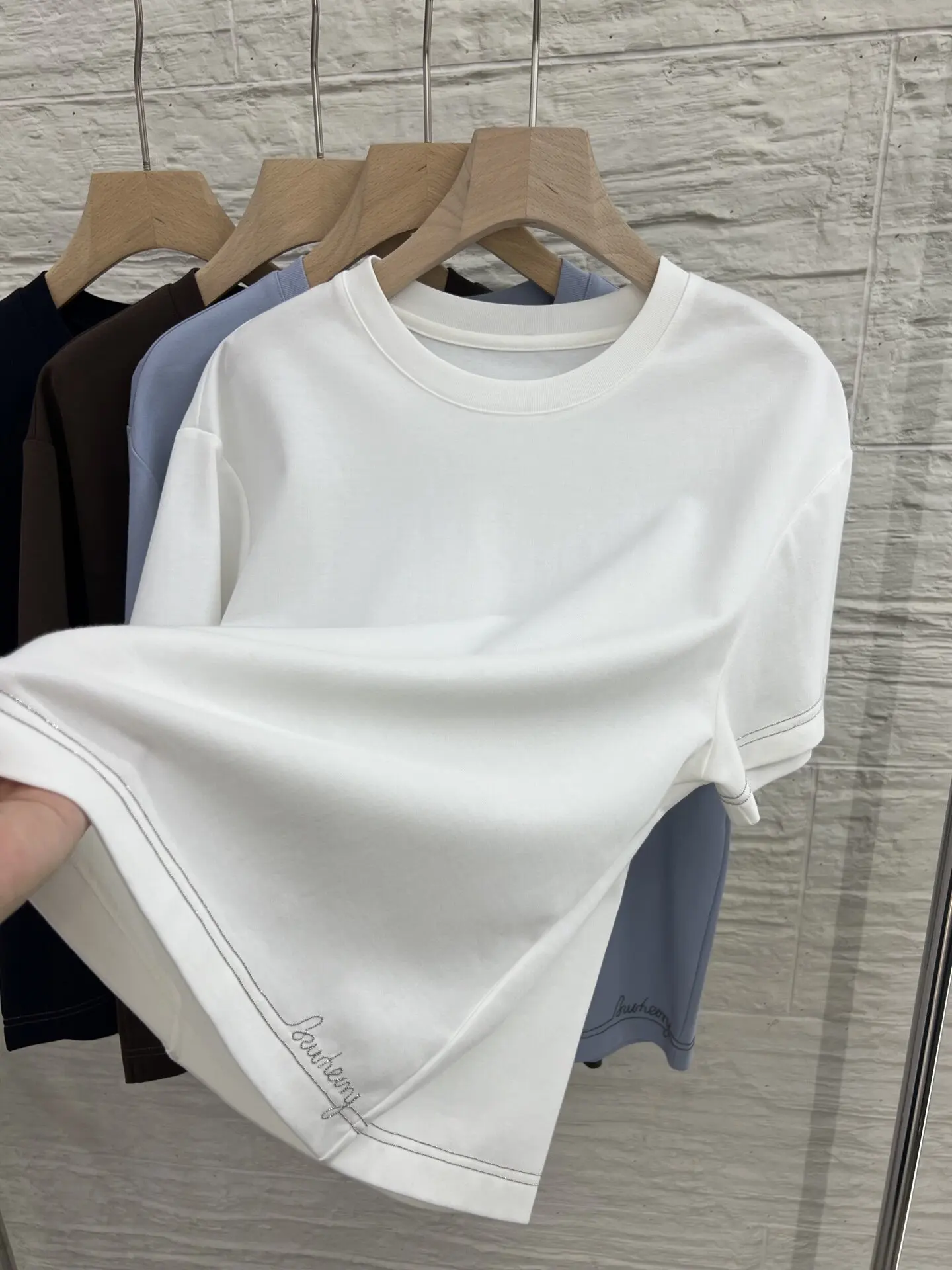 New Women'S Round Neck Short-Sleeved Cotton T-Shirt, Fashionable, Versatile, And Elegant.
New Women'S Round Neck Short-Sleeved Cotton T-Shirt, Fashionable, Versatile, And Elegant.