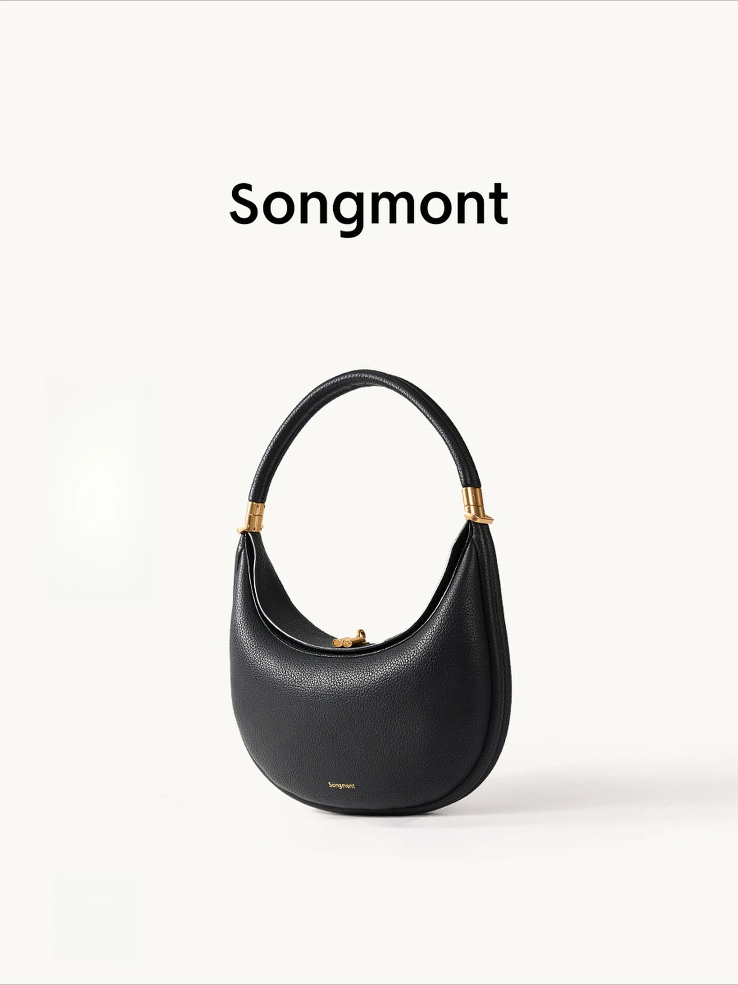 Songmont has a series of top-layer cowhide cowhide large-capacity crescent bags and one-shoulder underarm bags
Songmont has a series of top-layer cowhide cowhide large-capacity crescent bags and one-shoulder underarm bags