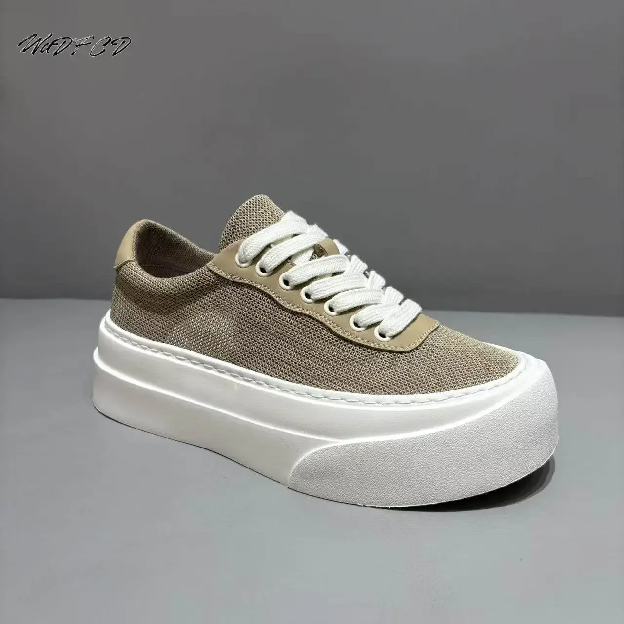 Sneaker Casual Men Original Designer Easy Matching Board Shoes Fashion Leather Fabric Breathable Height Increased Platform Shoes
Sneaker Casual Men Original Designer Easy Matching Board Shoes Fashion Leather Fabric Breathable Height Increased Platform Shoes