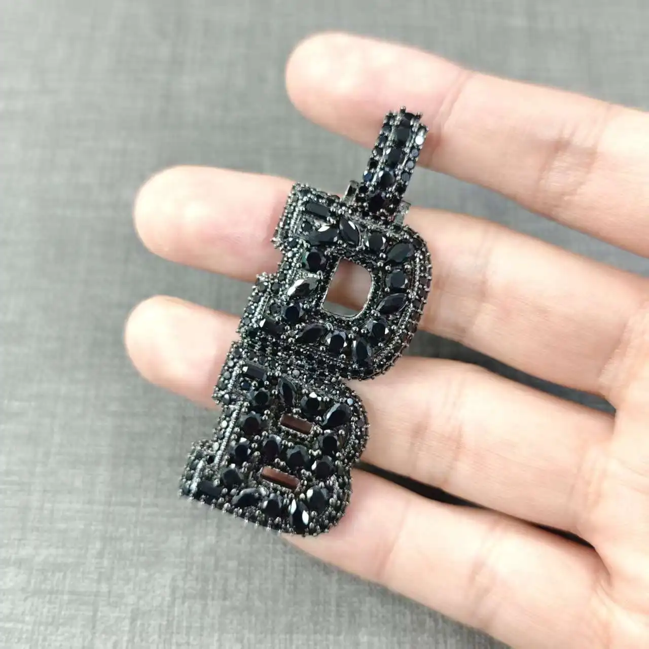 UWIN Customized BaguetteCZ Vertical Name Necklaces Mixed Irregular Shape CZ Letter Pendants Men's Hip Hop Jewelry for Gift
UWIN Customized BaguetteCZ Vertical Name Necklaces Mixed Irregular Shape CZ Letter Pendants Men's Hip Hop Jewelry for Gift