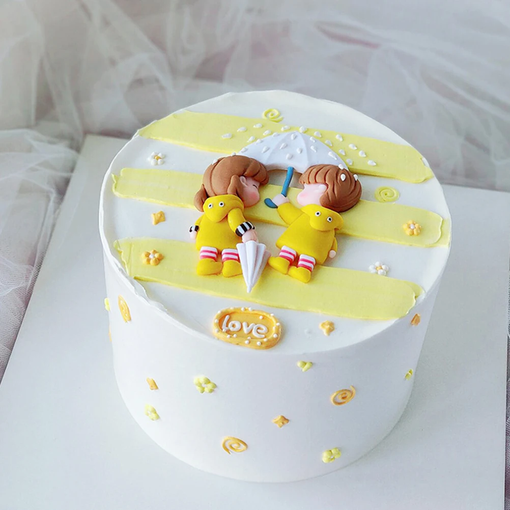 2pcs Raincoat Plugin Cake Topper Baby Wedding Decor Ornament Lovers Baking Picks Safe Valentine Party Cake Decor
2pcs Raincoat Plugin Cake Topper Baby Wedding Decor Ornament Lovers Baking Picks Safe Valentine Party Cake Decor