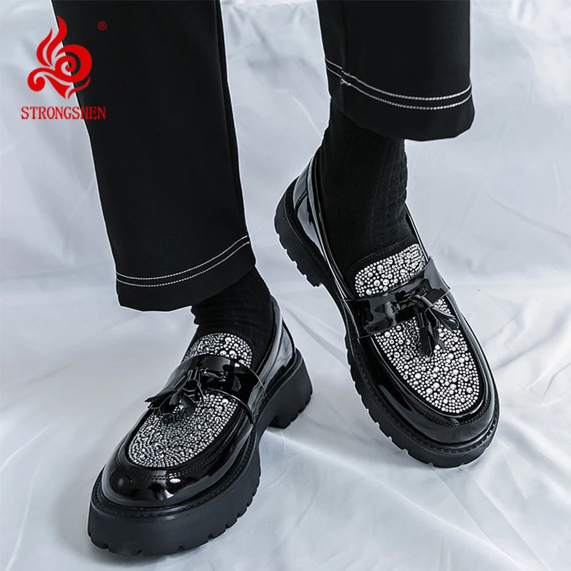 Men Shoes Fashion Loafers Casual Business Oxford Shoes Slip-On Tassel Rhinestone Dress Wedding Shoes Non-slip Thick Soled Shoes
Men Shoes Fashion Loafers Casual Business Oxford Shoes Slip-On Tassel Rhinestone Dress Wedding Shoes Non-slip Thick Soled Shoes