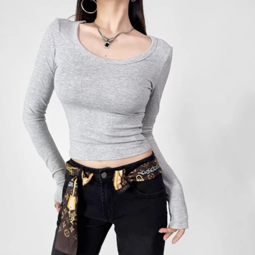 Women's Basic Solid Color round Neck Long Sleeve T-shirt Slim-fit Base Shirt Short Top for Autumn And Winter
Women's Basic Solid Color round Neck Long Sleeve T-shirt Slim-fit Base Shirt Short Top for Autumn And Winter