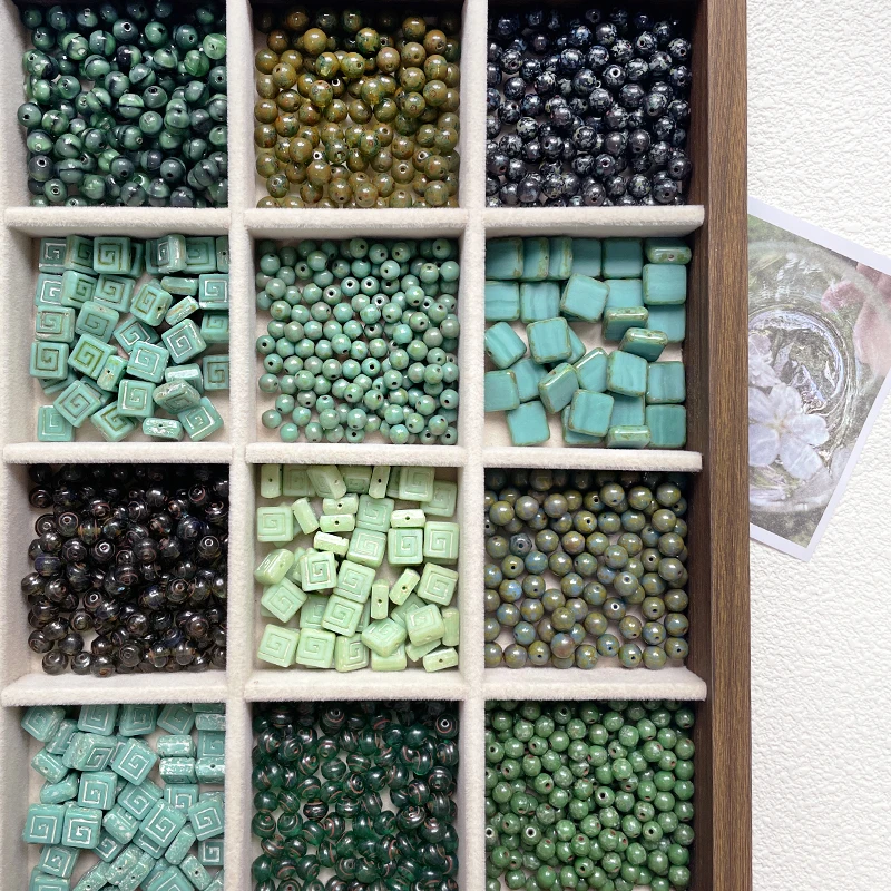 10pcs Green oxygen based loose bead square bead imported Czech glass DIY handmade material accessories
10pcs Green oxygen based loose bead square bead imported Czech glass DIY handmade material accessories