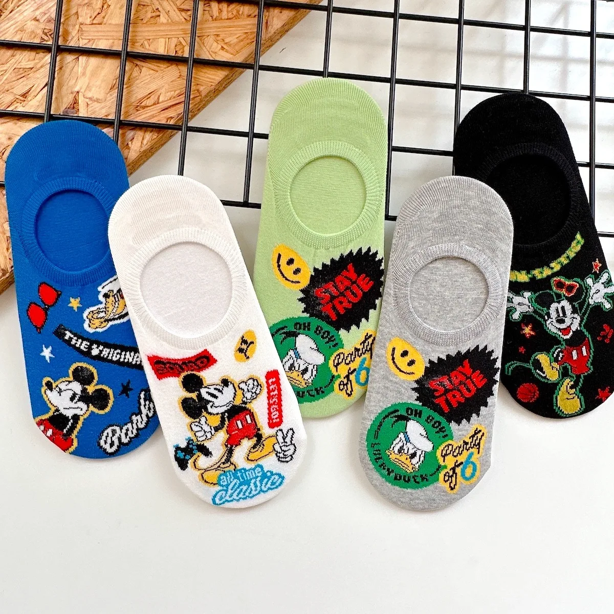 5 Pairs Summer Mickey Cartoon Women Socks Mickey Donald Cotton Socks Kawaii Invisible Non-slip Short Sock Harajuku Cute Socks
5 Pairs Summer Mickey Cartoon Women Socks Mickey Donald Cotton Socks Kawaii Invisible Non-slip Short Sock Harajuku Cute Socks