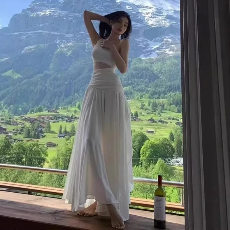 French White Sleeveless Slanted Shoulder Dress Women's 2026 Summer New Niche Design Long Dress Vacation Style Skirt Temperament
French White Sleeveless Slanted Shoulder Dress Women's 2026 Summer New Niche Design Long Dress Vacation Style Skirt Temperament